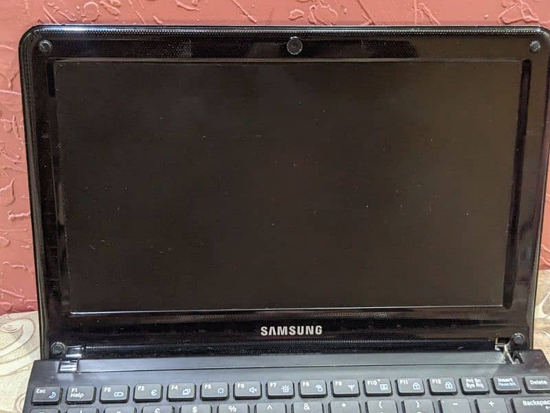 Samsung small size Laptop for sell 03471164257 1