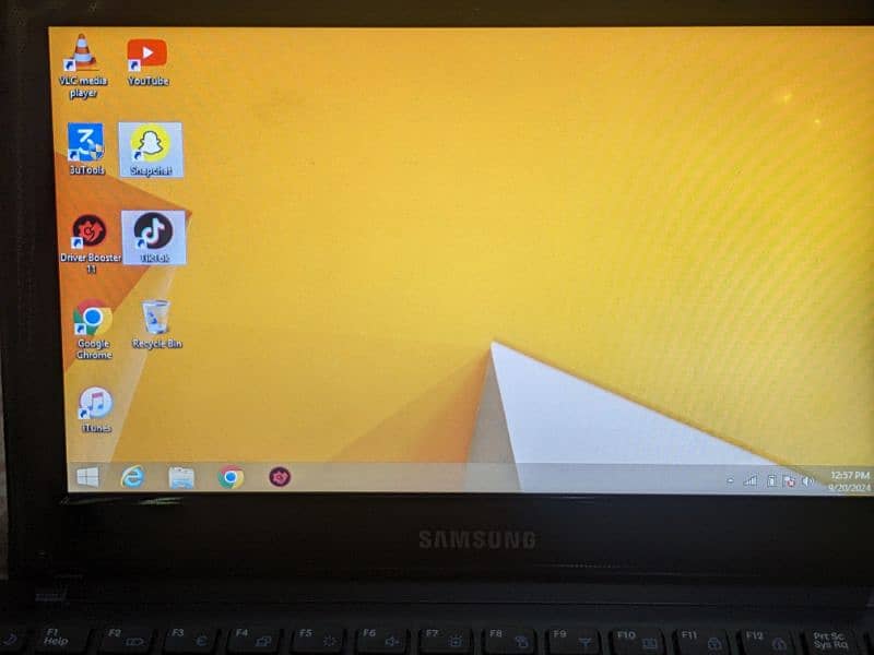 Samsung small size Laptop for sell 03471164257 3