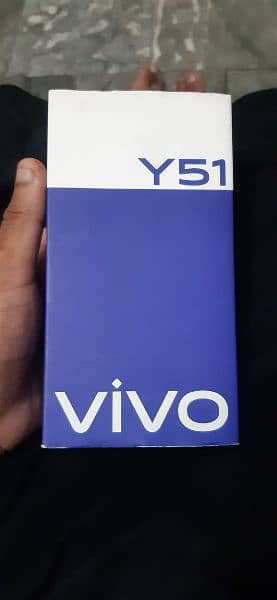 Vivo y51 4 128 with box charger 2