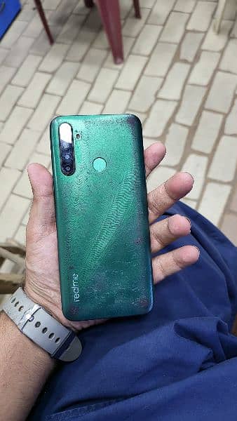 realme 5i 4/64 0