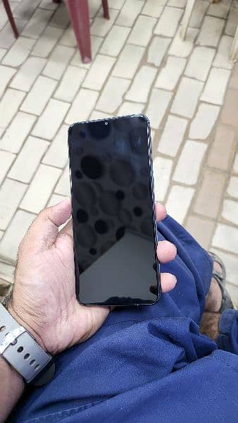 realme 5i 4/64 3