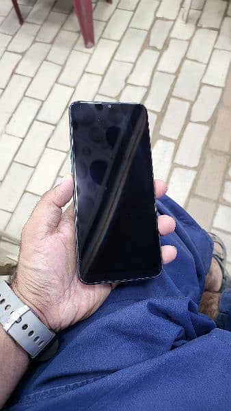 realme 5i 4/64 4