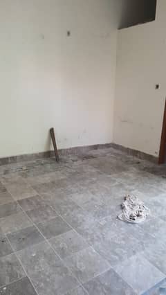 House Available for Rent in Paropi Araiyan