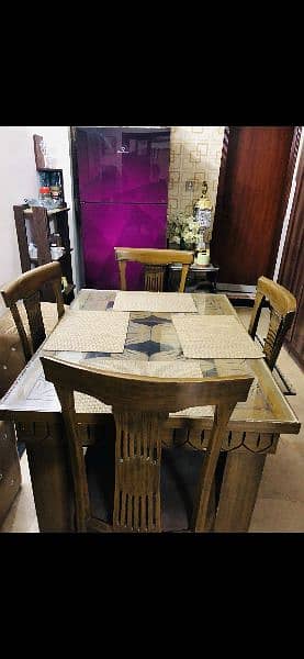 dining table with four chairs 0