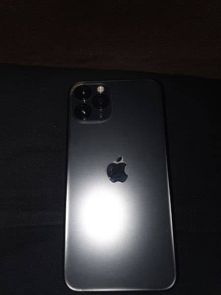 iphone 11 pro 4