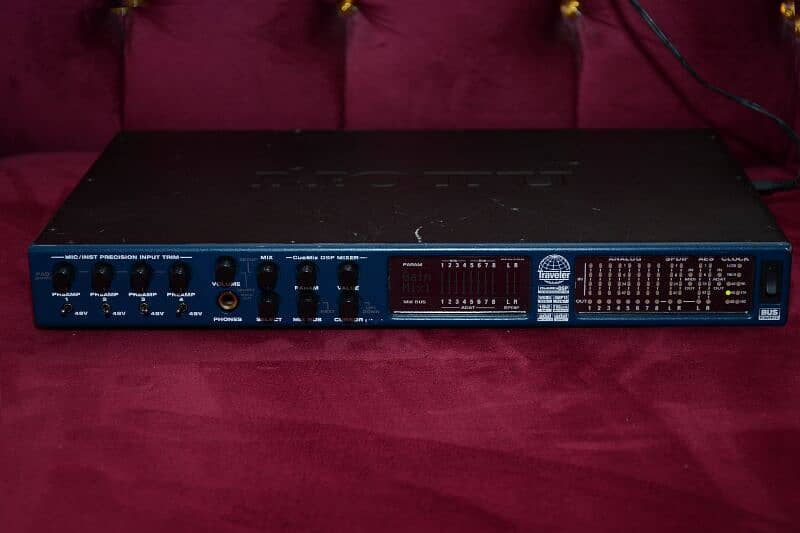 MOTU Traveler-mk3 – FireWire Audio Interface 0