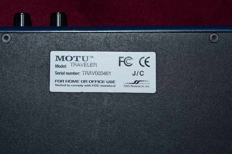 MOTU Traveler-mk3 – FireWire Audio Interface 3