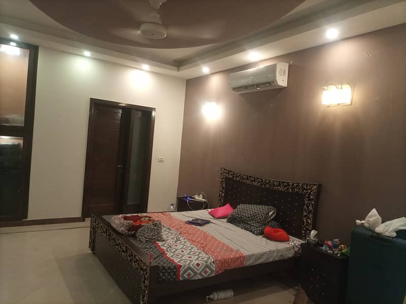 1 kanal lower portion fully furnished room( ONLY FOR FEMALES) 2