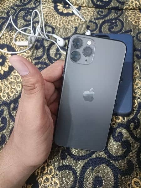 I phone 11pro non pta. . water proof dy. . 88 bettery health. 64 Gb 1