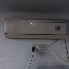 1ton Gree Inverter+ 1ton Cz8 Simple AC