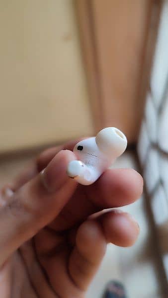 Apple Original Airpods pro left side Bud 1