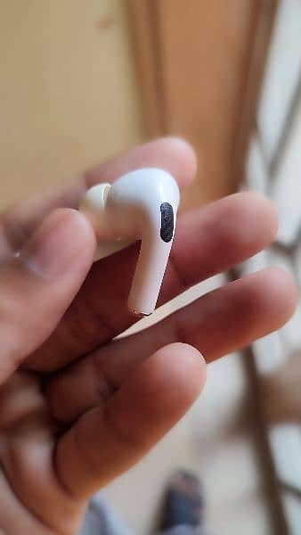 Apple Original Airpods pro left side Bud 2