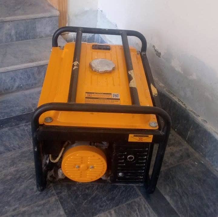 INGCO 2800 Watt Petrol Generator 2