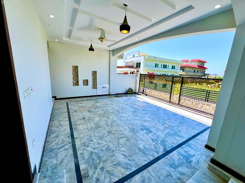 1 KANAL LUXURY BRAND NEW CORNER HOUSE FOR SALE MULTI F-17 ISLAMABAD 21