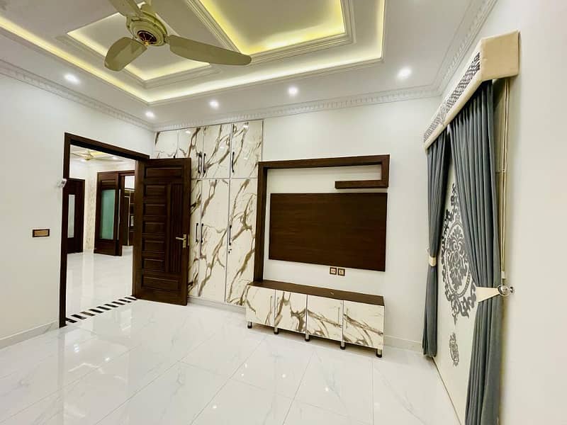 10 Marla Brand New Facing Park House For Sale In Sector C Bahria Town Lahore 8