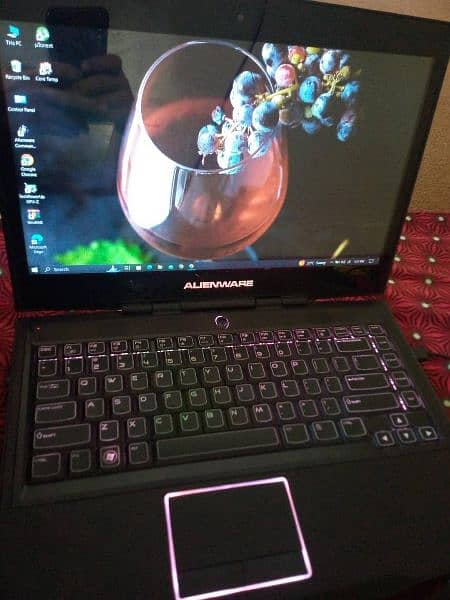 Alienware m14x r2 Gaming Laptop 0