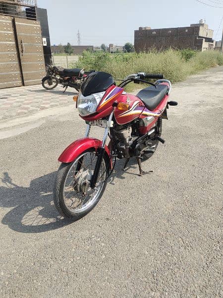 Honda 125 CG bike 3