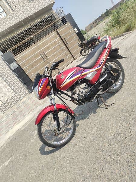 Honda 125 CG bike 4