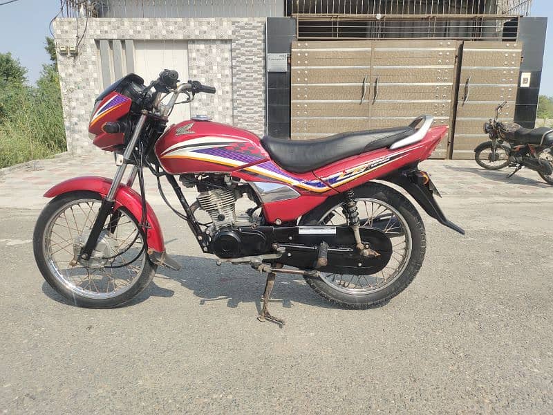 Honda 125 CG bike 11