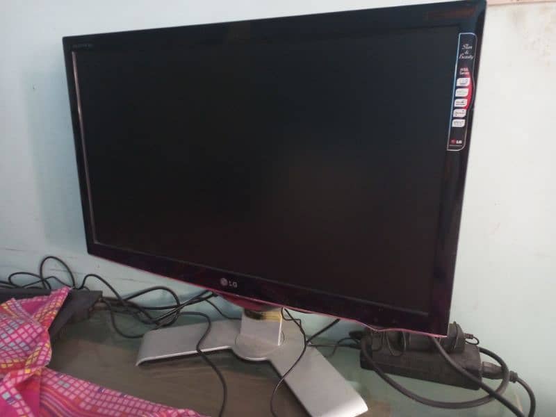 LG Flatron 24 inch LCD TV monitor 4