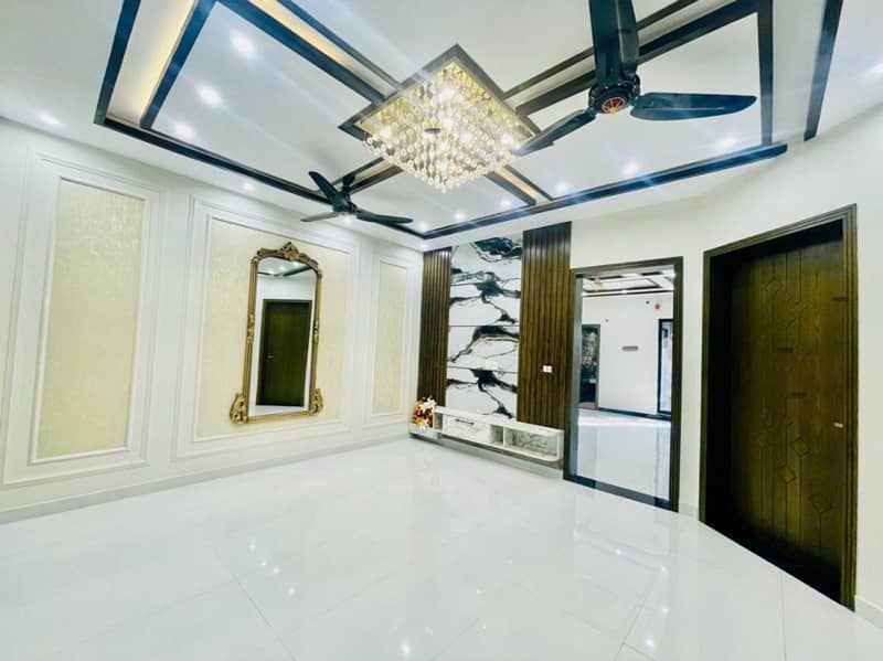 10 Marla Spanish House Available For Sale In Paragon City Lahore 18