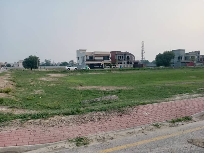 1 kanal low cost Residential Plot for sale In Nargis Block Bahria Town Lahore 0