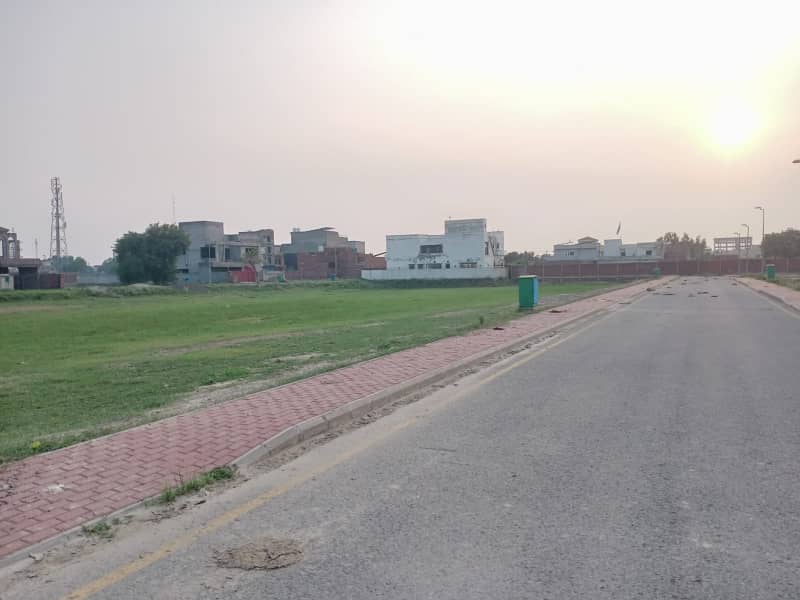 1 kanal low cost Residential Plot for sale In Nargis Block Bahria Town Lahore 4