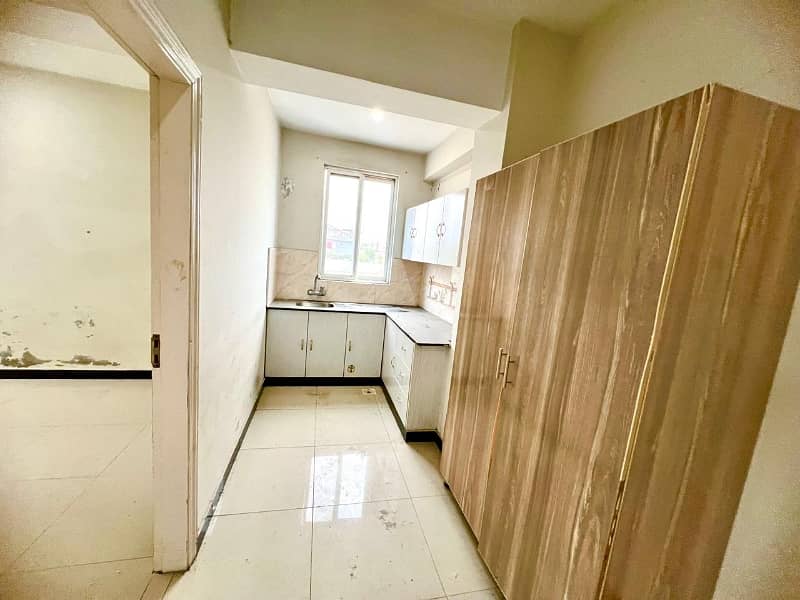 2 BEDROOM FIRST FLOOR FLAT FOR SALE F-17 ISLAMABAD 8