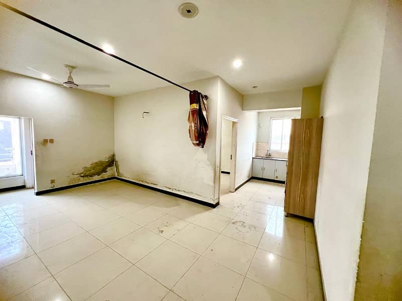 2 BEDROOM FIRST FLOOR FLAT FOR SALE F-17 ISLAMABAD 10