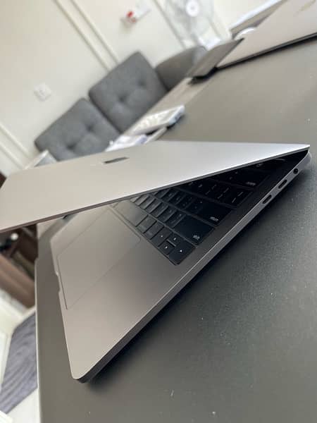 MacBook Pro 13 inches 2017 1