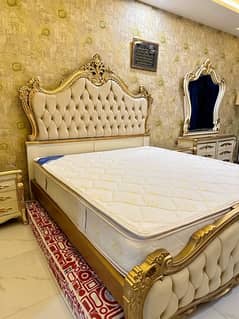 Victoria style royal wooden Bed Set