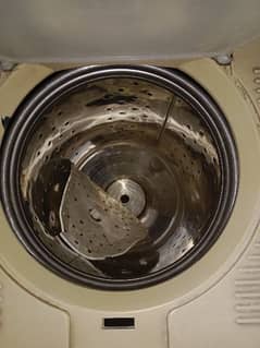 urgently selling Washing machine and dryer 0