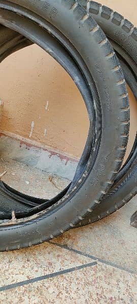 Yamaha YBR 125G Tyre with tubes like new 1