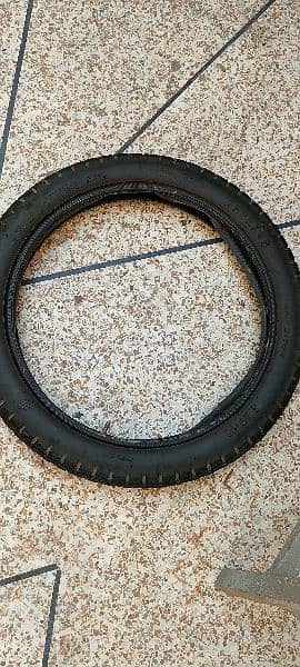 Yamaha YBR 125G Tyre with tubes like new 2