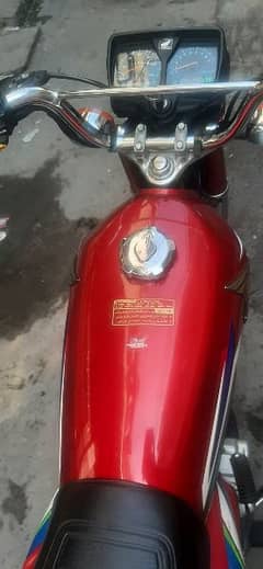 honda 125 10/10 red color