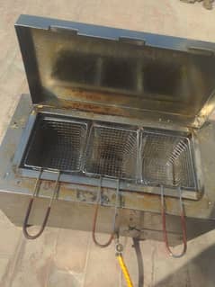 deep fryer 7liter ka hai