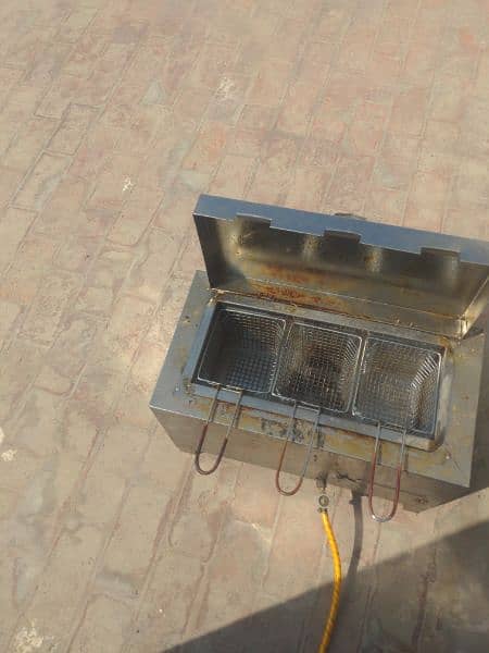 deep fryer 7liter ka hai 1