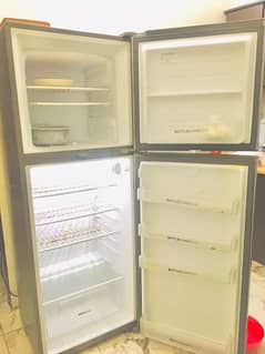 Haier fridge 82(kg)