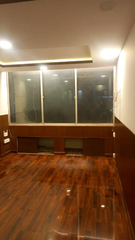 BEAUTIFUL OFFICE FOR RENT BLUE AREA 2