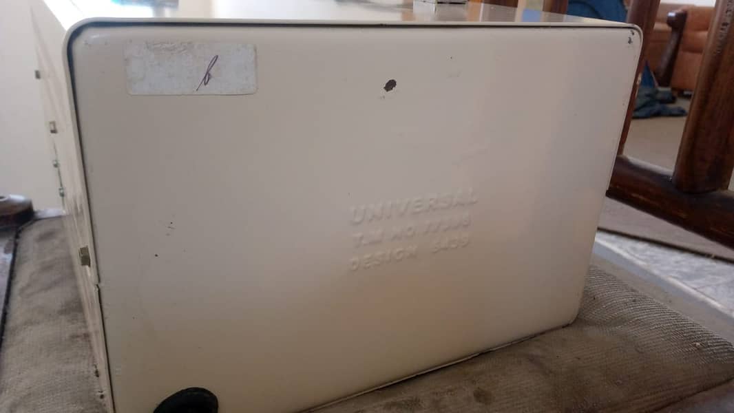 Universal A-100 Stablizer 10000watt 2