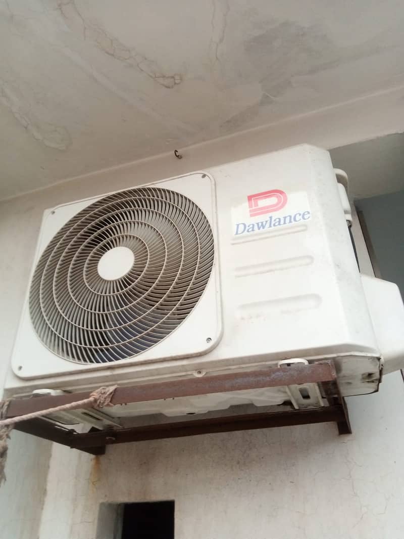 dawlance inverter Ac avalibale in good condition 1