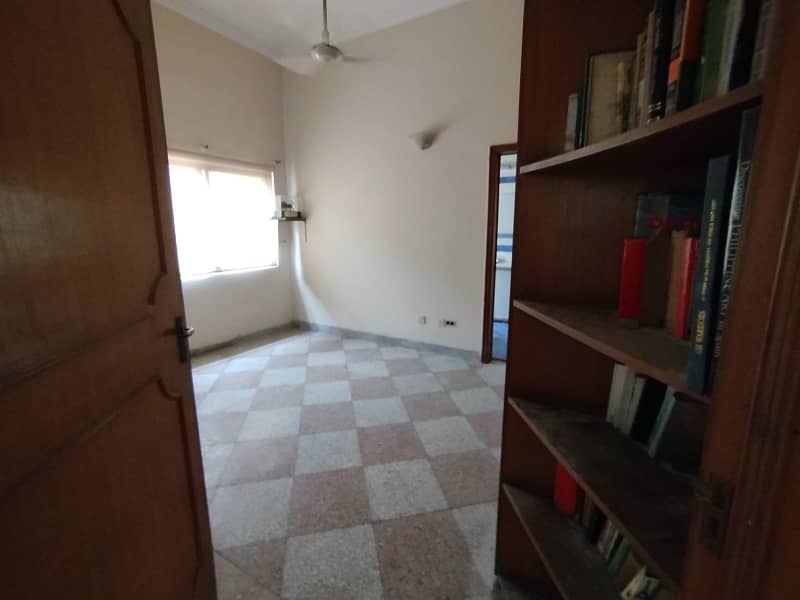 1 Kanal Upper Portion Independent Available For Rent In Arif Jan Road. 6