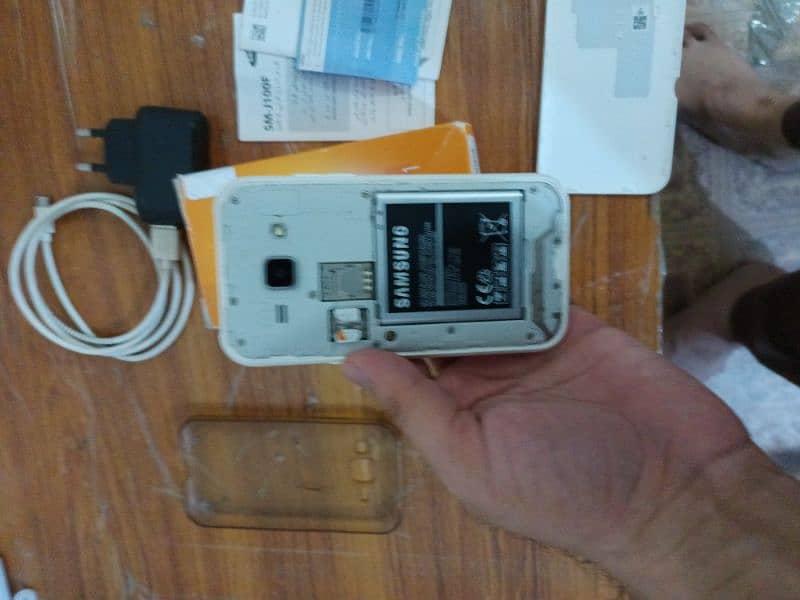 samsung Galaxy j1 with box and charger 9