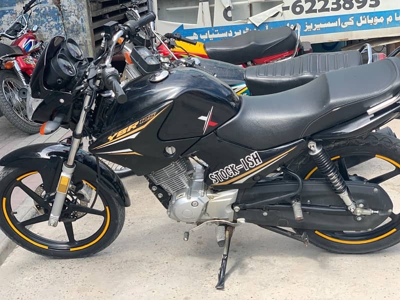 Yahama YBR 125 Black Color 8