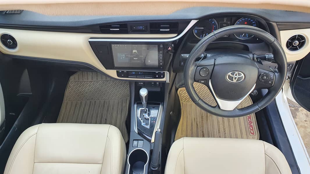 Toyota corolla altis grande 1.8 full options 2