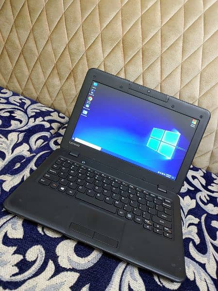 Windows Lenovo Laptop 4GB 256GB 7