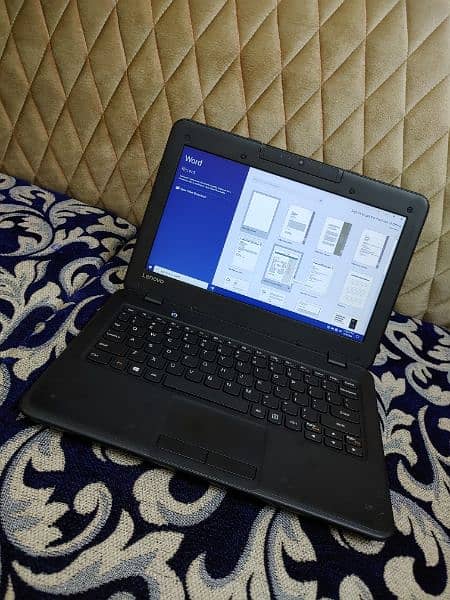 Windows Lenovo Laptop 4GB 256GB 9