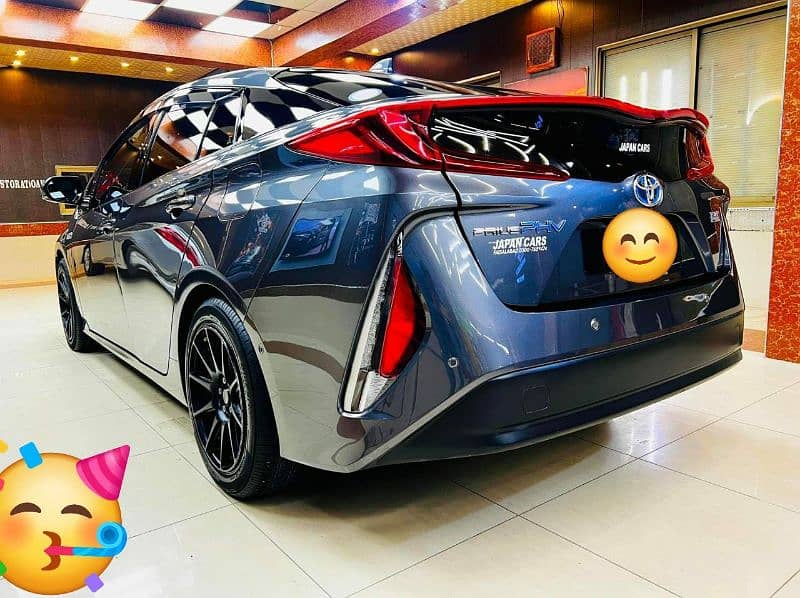 Toyota Prius 2017 PHV 7