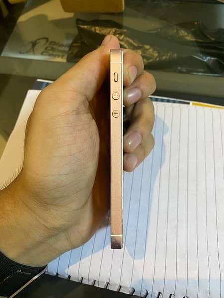 Iphone SE Official PTA Approved 4