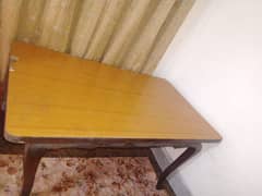 lakri  ka table